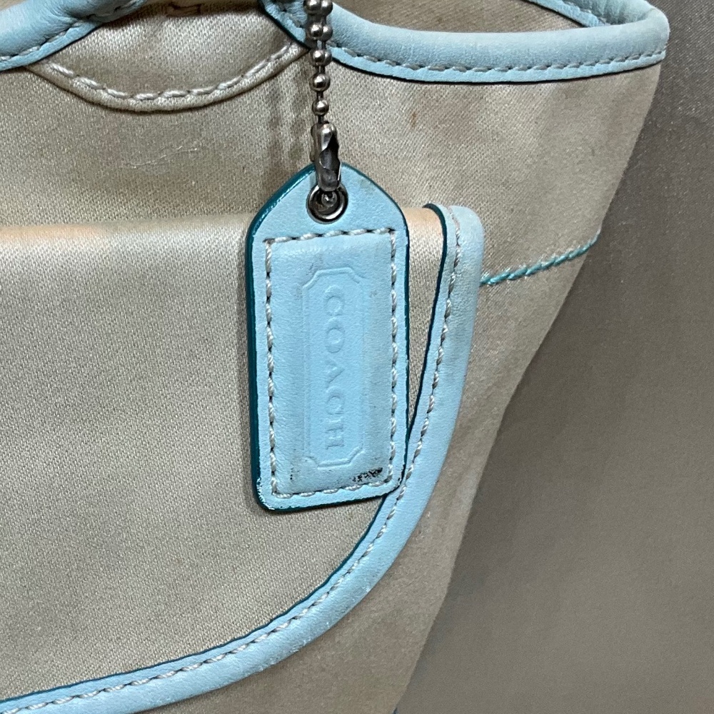 Vintage Coach handbag, beige material & baby blue leather. 10-H8Fa - Picture 3 of 12